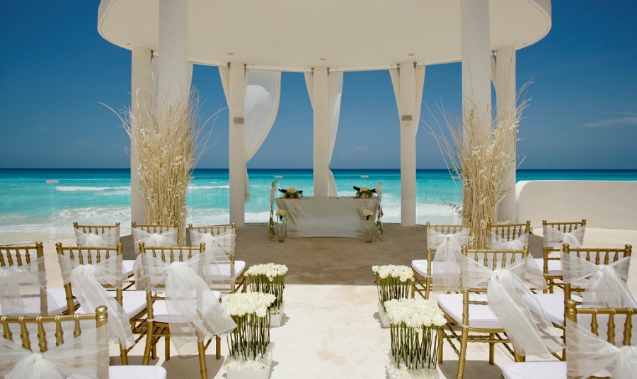 Pros & Cons: Destination Weddings vs Wedding Venue Near Me - Saphire Event Group