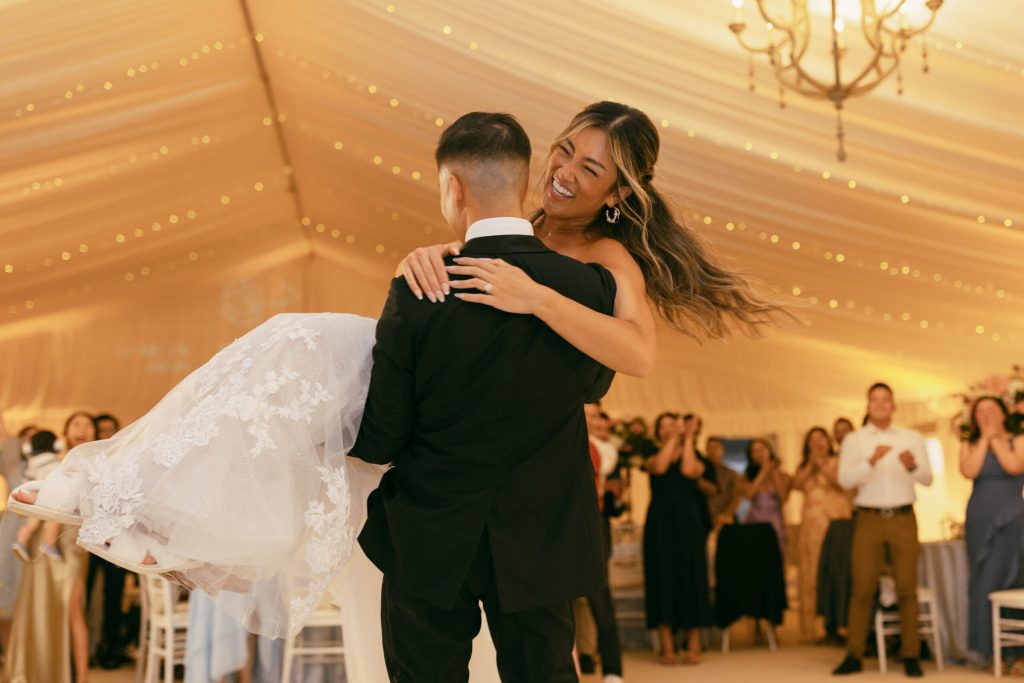 The Villa – The Tent | First Dance | Linds and Max Photography