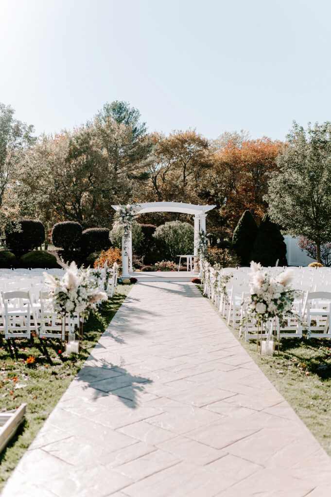The Villa – The Tent | Outdoor Wedding Ceremony | Hannah Pinto Photography