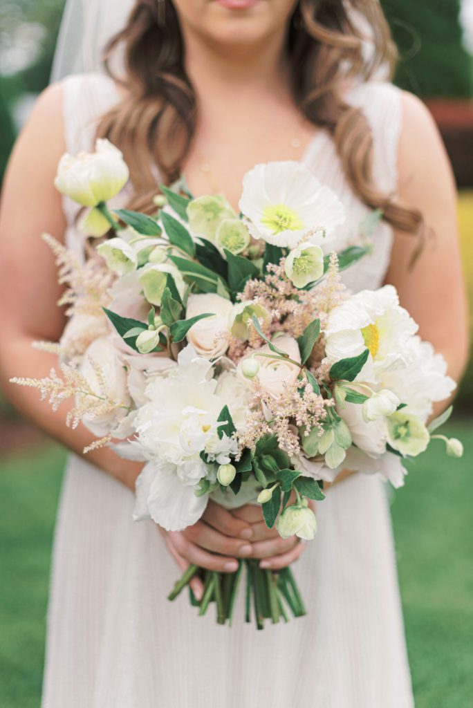 villa-tent-may-wedding-bridal-bouquet