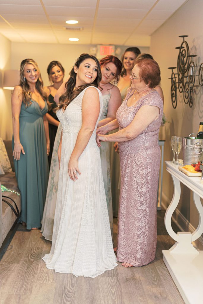 villa-tent-may-wedding-bride-getting-ready