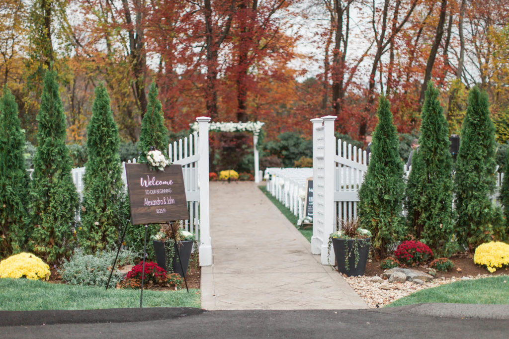 outdoor fall wedding venue near Boston