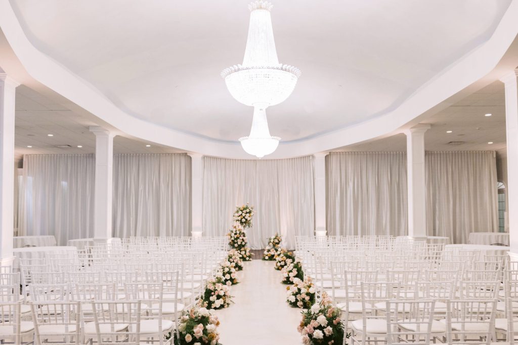 Avenir | Ballroom Indoor Ceremony | Angelina Rose Photography