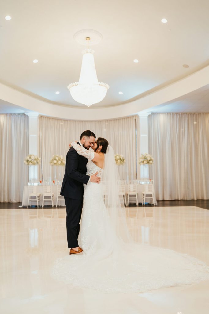 Avenir | Ballroom | Isles of Ivory
