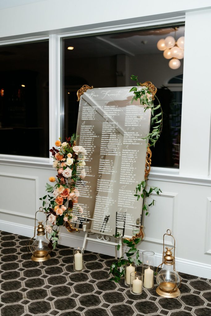 mirrored-seating-chart