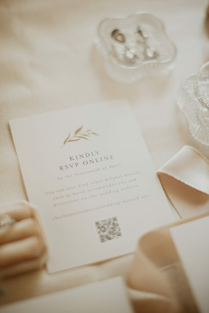 Use QR code on wedding invitation to link to wedding website