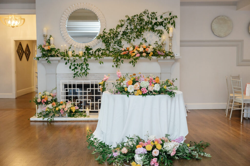 Sweetheart Table | Grand Photo